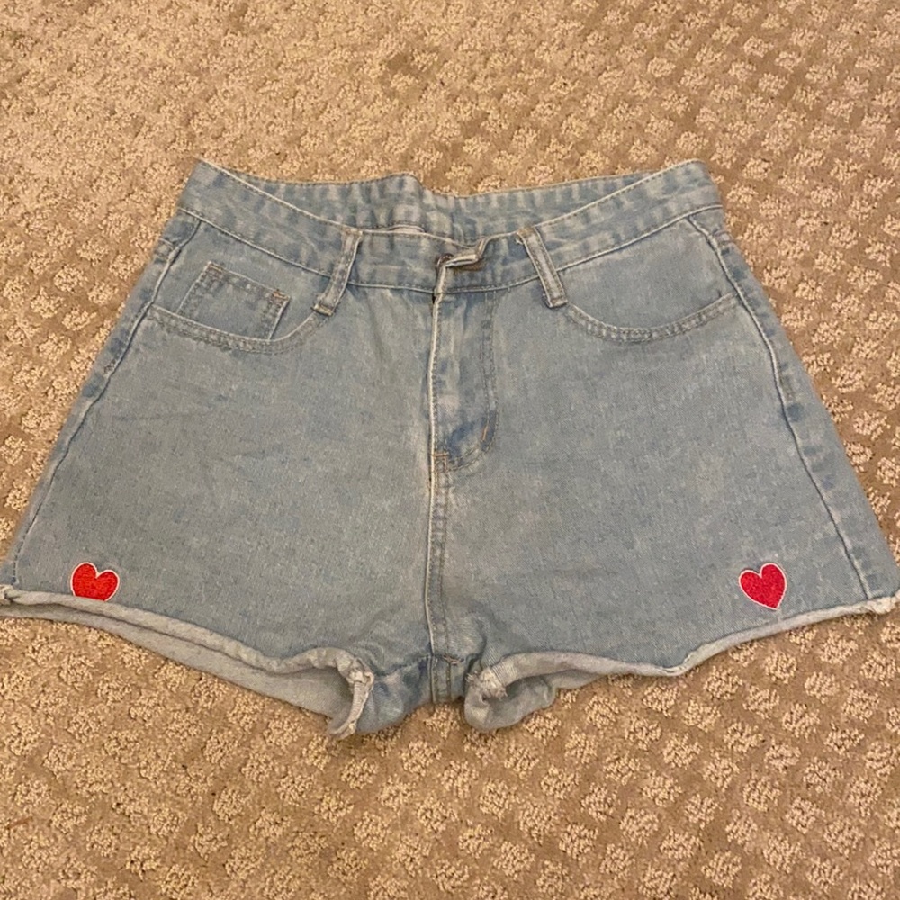 Cute high waisted short jean